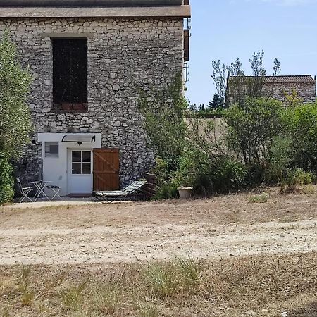 Les Oliviers Lägenhet Caumont-sur-Durance Exteriör bild