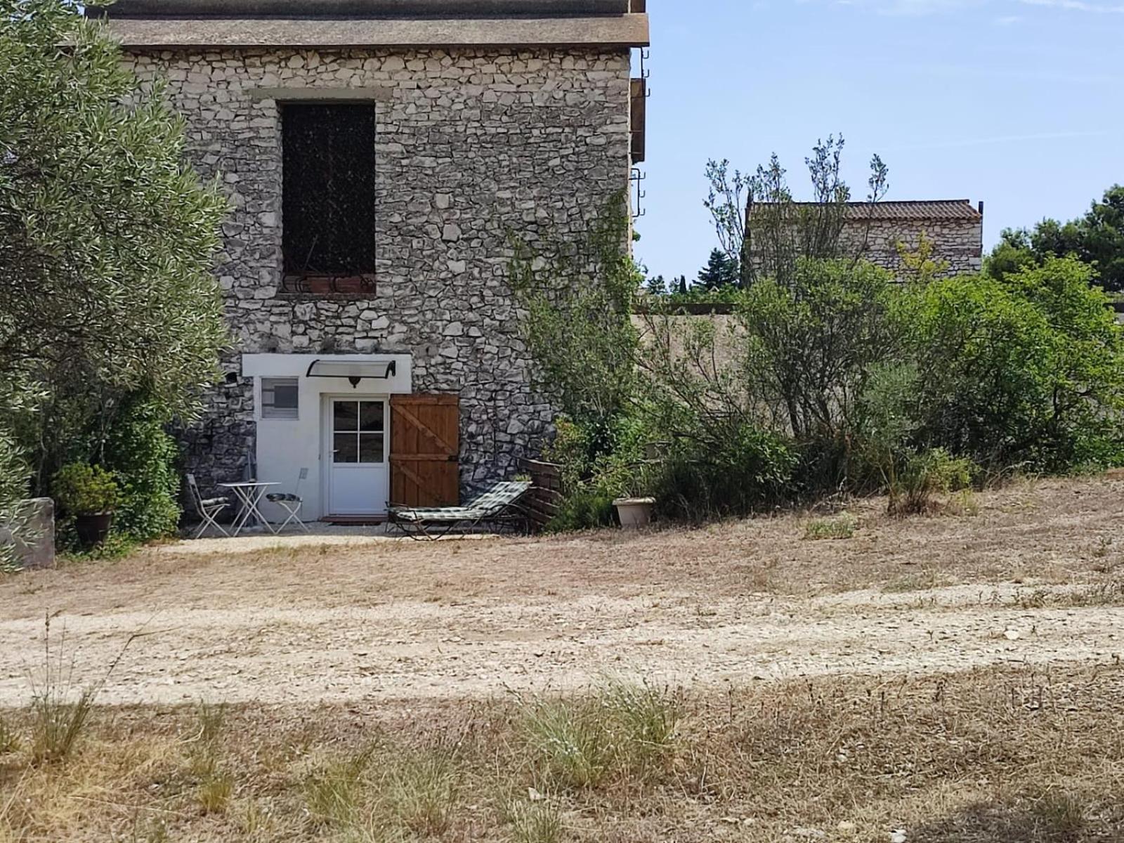 Les Oliviers Lägenhet Caumont-sur-Durance Exteriör bild